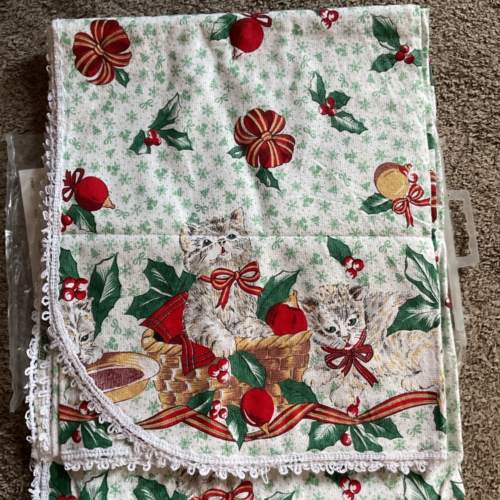 Vintage 80’s Christmas Cats Decorative Bed Cover Full Size Original Packaging